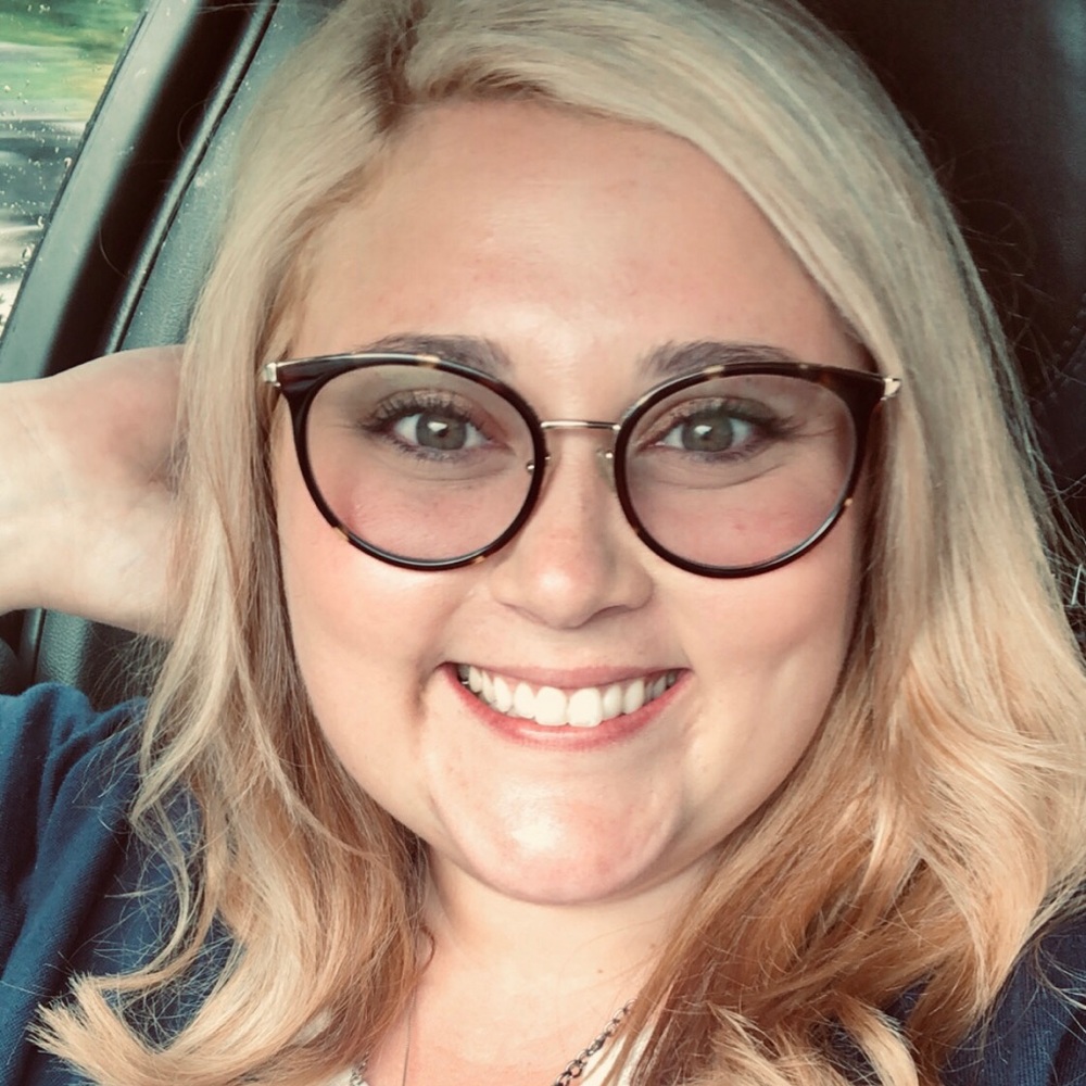 Meet your Posher, Whitney